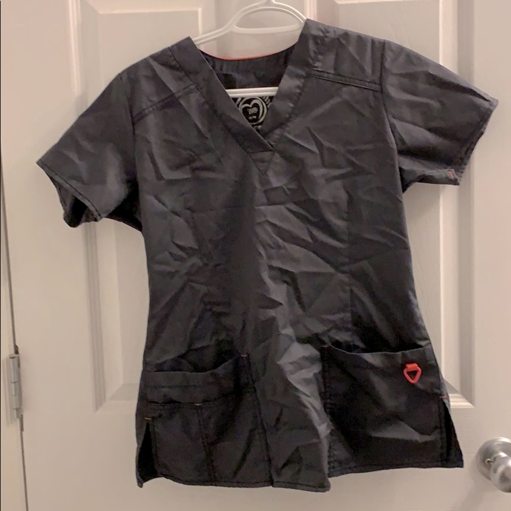 Scrub top